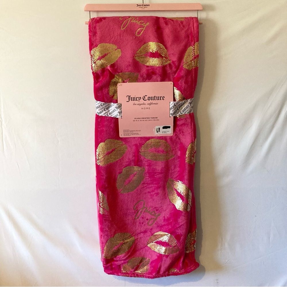 NWT Juicy Couture Pink Gold Metallic Lips Super Soft Throw Blanket 50”x70”
